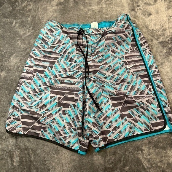 NIke Swim Trunks Mens Extra‎ Large Blue Gray Striped Swimwear Bottoms Geometric - Picture 1 of 9